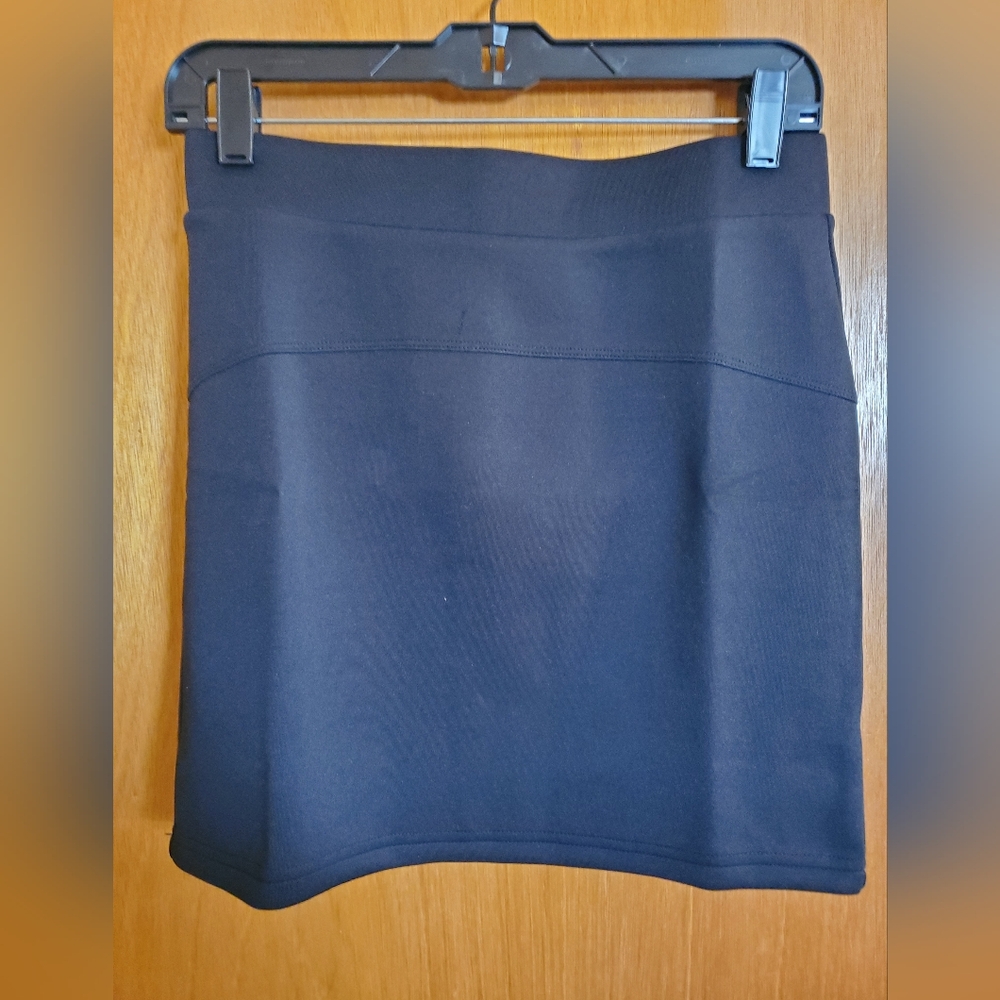 Revolve Brand 382 black pencil skirt size Small